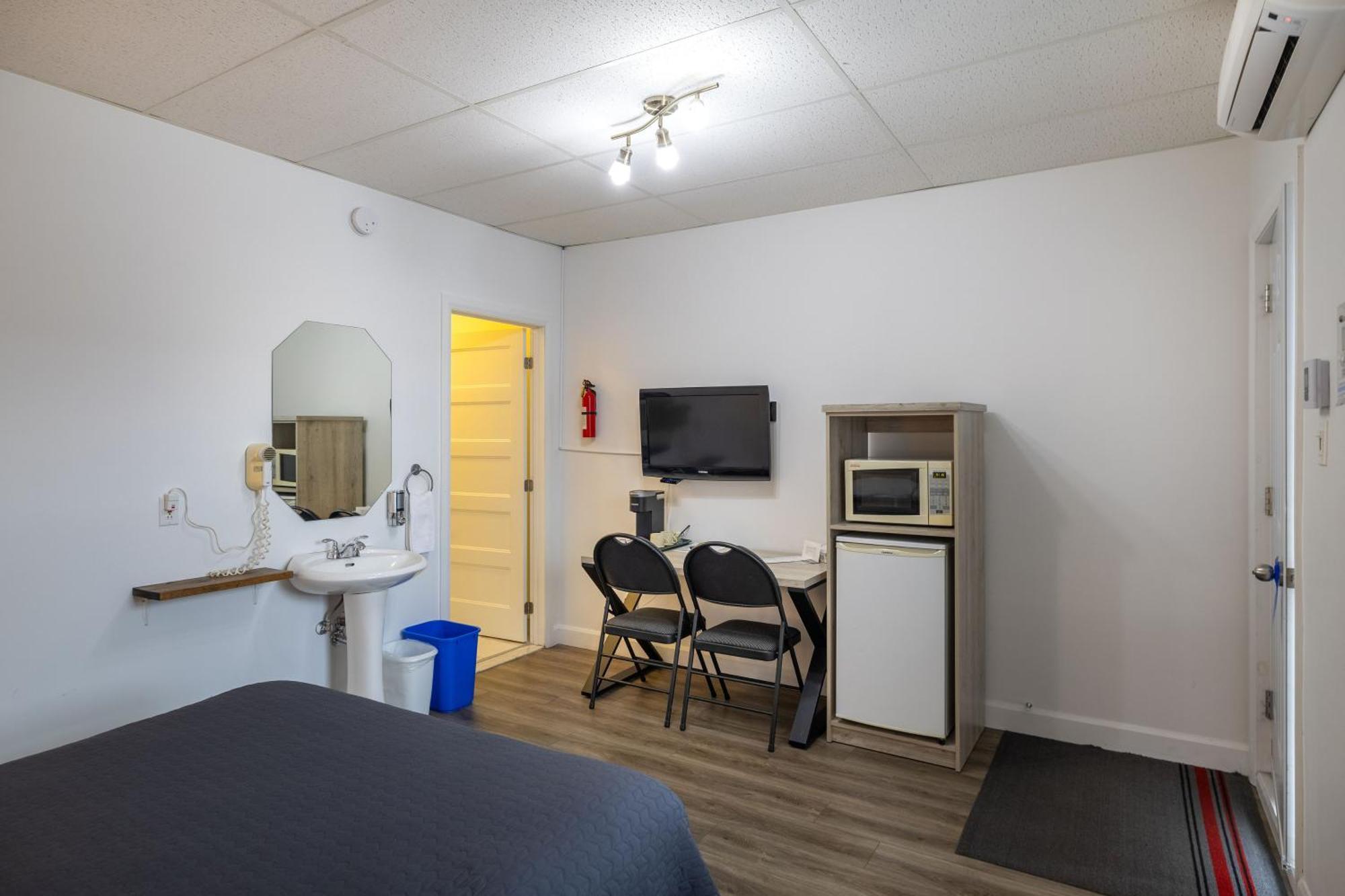 Et Chez Charley Motel