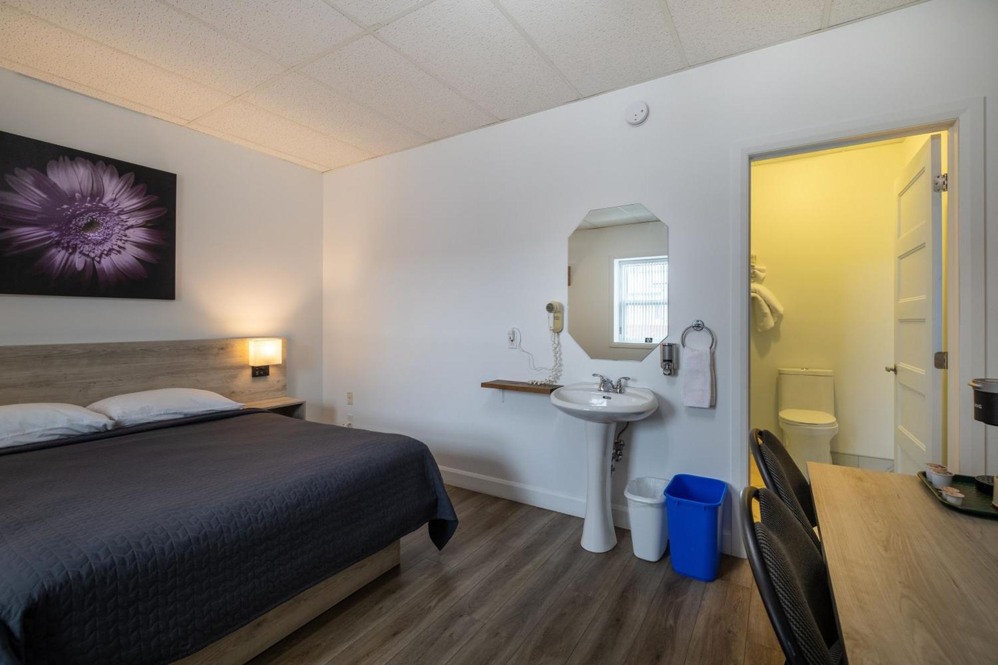 Et Chez Charley Motel 2*